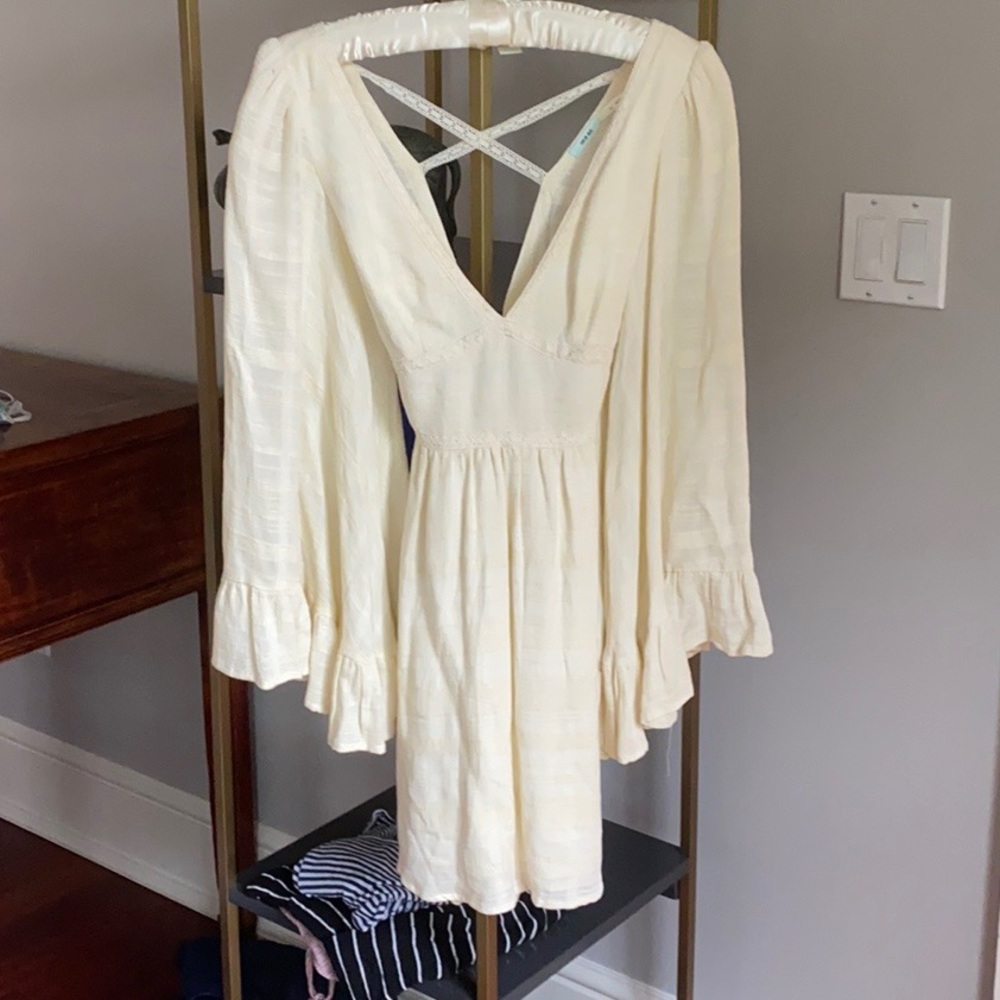 URBAN OUTFITTERS WHITE DRESS